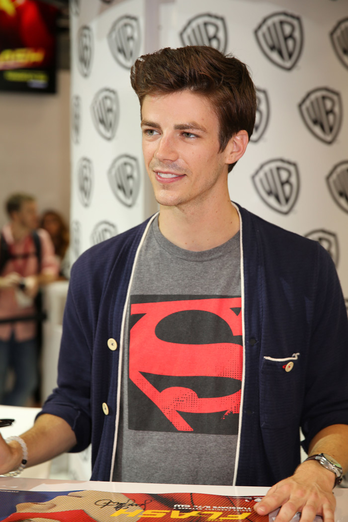 'The Flash' Cast Members Host Autograph Signing at Comic-Con 2014 - FanBolt