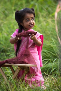 Pictured Jyoti Amge as Ma Petite. Photo Credit: Michele K. Short/ FX