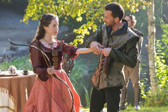 Pictured: (L-R) Anna Popplewell as Lola and Craig Parker as Lord Narcisse Photo Credit: Sven Frenzel/ The CW