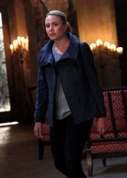 Pictured: Leah Pipes as Cami Photo Credit: Annette Brown/ The CW