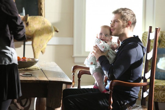 Pictured: (L-R) Phoebe Tonkin as Hayley (back-to-camera) and Joseph Morgan as Klaus Photo Credit: Annette Brown/The CW