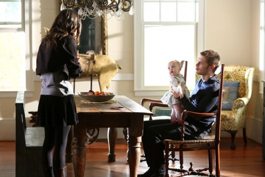 Pictured: (L-R) Phoebe Tonkin as Hayley and Joseph Morgan as Klaus Photo Credit: Annette Brown/The CW