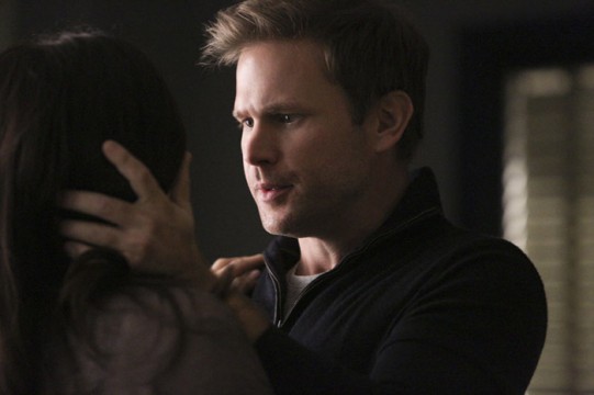 Pictured: (L-R) Jodi Lyn O'Keefe as Jo (back to camera) and Matt Davis as Alaric Photo Credit: Annette Brown/ The CW
