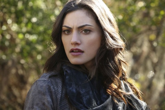 Pictured: Phoebe Tonkin as Hayley Photo Credit: Quantrell Colbert/ The CW