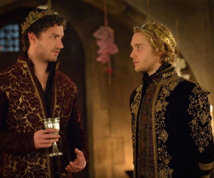 Pictured: (L-R) Ben Aldridge as Antoine and Tony Regbo as King Francis Photo Credit: Ben Mark Holzberg/ The CW