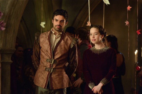 Pictured: (L-R) Sean Teale as Conde and Anna Popplewell as Lola Photo Credit: Ben Mark Holzberg/ The CW