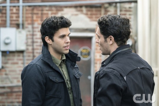 Pictured: (L-R) Steven Krueger as Josh and Colin Woodell as Aiden Photo Credit: Tina Rowden/The CW