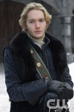 Pictured: Toby Regbo as King Francis II Photo Credit: Sven Frenzel/The CW