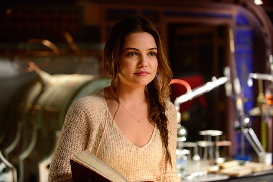 Pictured: Danielle Campbell as Davina Photo Credit: Guy D'Alema/The CW