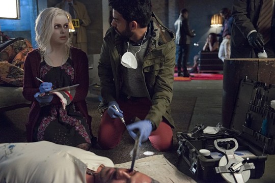 Pictured:(L-R) Rahul Kohli as Dr. Ravi Chakrabarti and Rose McIver as Olivia 'Liv' Moore Photo Credit: Cate Cameron/ The CW