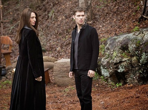 Pictured: (L-R) Claudia Black as Dahlia and Joseph Morgan as Klaus Photo Credit: Annette Brown/ The CW