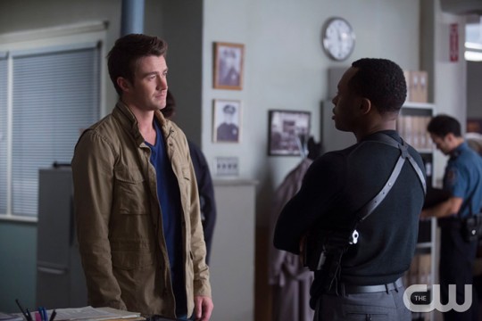 Pictured (L-R): Robert Buckley as Major Lilywhite and Malcolm Goodwin as Clive Babineaux -- Photo: Katie Yu /The CW