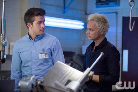 Pictured (L-R): Robert Buckley as Major Lilywhite and David Anders as Blaine DeBeers -- Photo: Liane Hentscher/The CW -