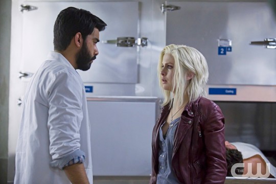 Pictured: Rahul Kohli as Dr. Ravi Chakrabarti and Rose McIver as Liv Moore Photo Credit: Katie Yu/ The CW