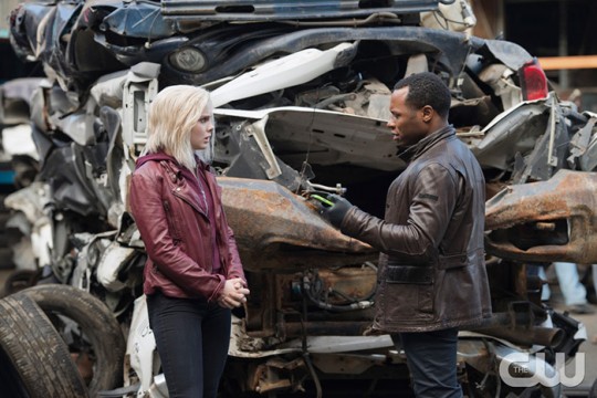 Pictured (L-R): Rose McIver as Olivia "Liv" Moore and Malcolm Goodwin as Clive Babineaux -- Photo: Diyah Pera/The CW