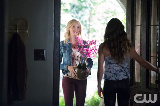  Pictured (L-R): Candice King as Caroline and Scarlett Byrne as Nora (back to camera) Photo: Bob Mahoney/The CW