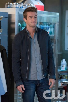 Pictured: Robert Buckley as Major Photo Credit: Jack Rowand/The CW
