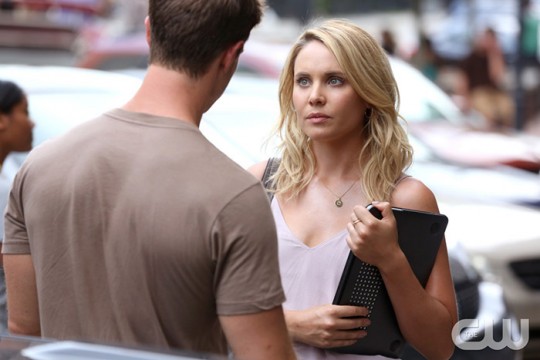 Pictured (L-R): Jason Dohring as Detective Will Kinney and Leah Pipes as Cami Photo Credit: Quantrell Colbert/The CW