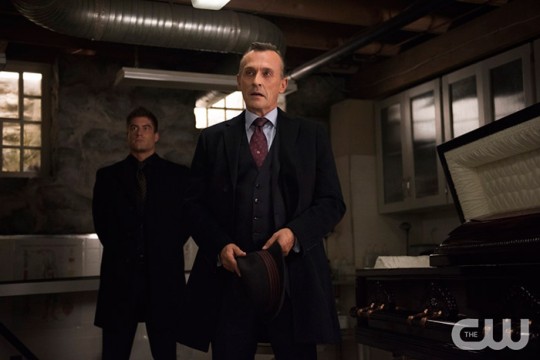 Pictured: Robert Knepper as Angus Photo Credit: Cate Cameron/The CW