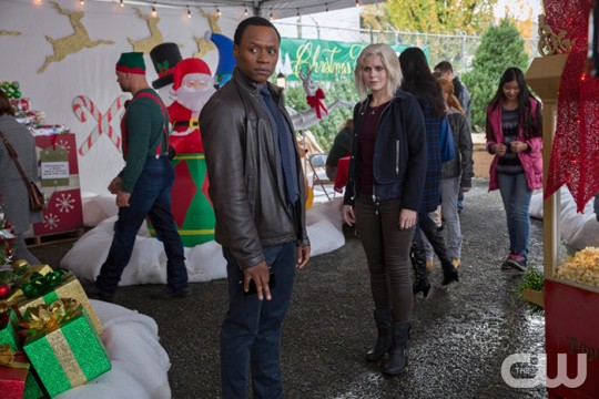 Pictured (L-R): Malcolm Goodwin as Clive and Rose McIver as Liv Photo Credit: Jack Rowand/The CW