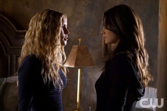 Pictured (L-R): Claire Holt as Rebekah and Phoebe Tonkin as Hayley Photo Credit: Annette Brown/The CW 