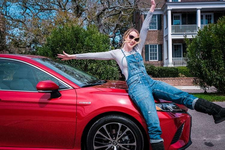 2020 Toyota Camry Hybrid SE